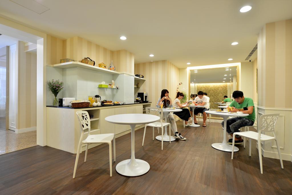 Ing Wang Hotel Tainan Exterior photo